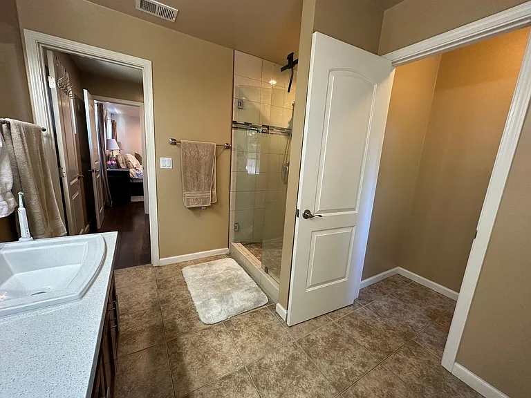 501 Bradley Ave — Photo 24