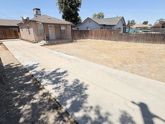 4th image of 3501 L St #A