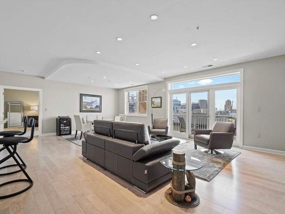 1st image of 305 Brooke Ave #222