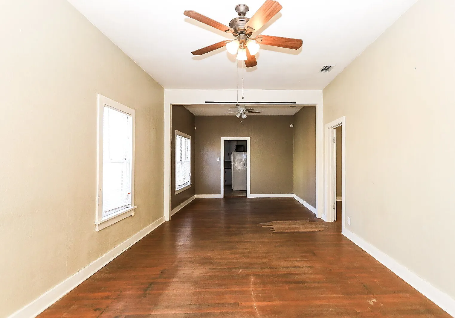 3 bed, 1.0 bath, 1136 sqft, $1,000 — Photo 4