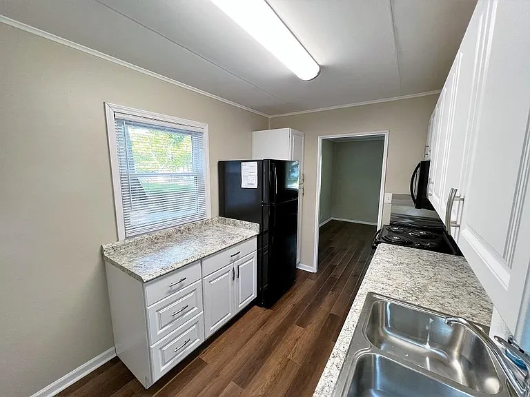 3608 Robinhood Ter — Photo 8