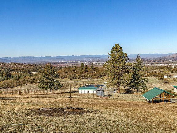 3rd image of 3053 Deer Trail Ln