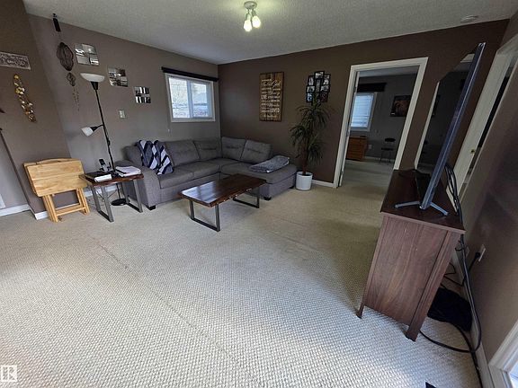 4th image of 4929 53rd St