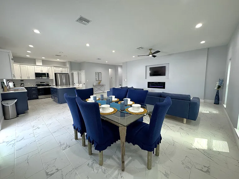 302 Archimedes St — Photo 16