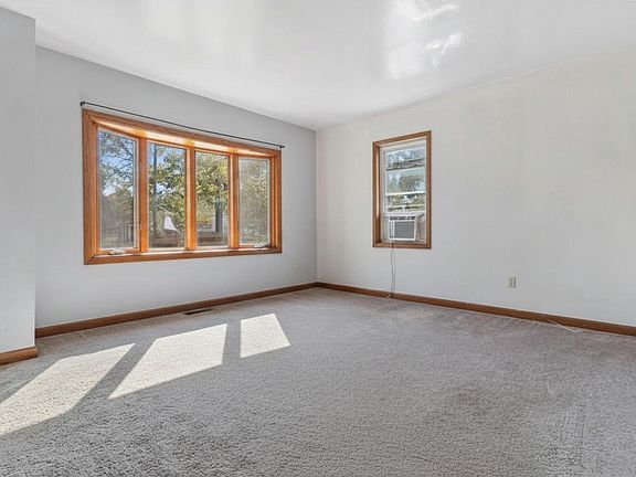 3rd image of 1100 Wisconsin AVENUE