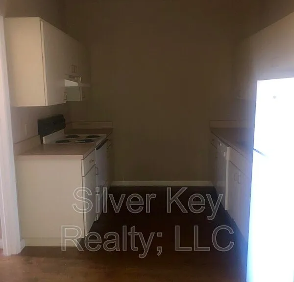 217 E Washington Ave #H — Photo 7