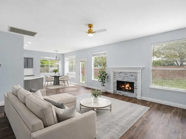 2623 Pine Shadows Dr, Sugar Land, TX 77479