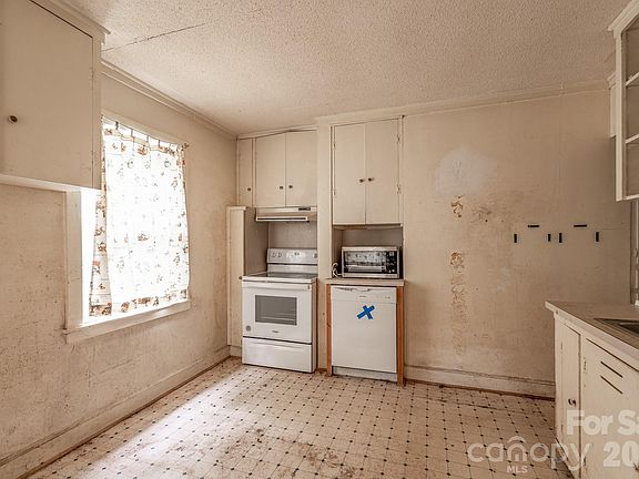 5th image of 406 McCammon St