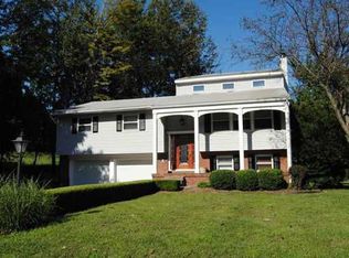 3 Bay View Ter, Cornwall On Hudson, NY 12520