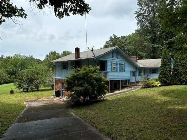149 May St, Cornelia, GA 30531