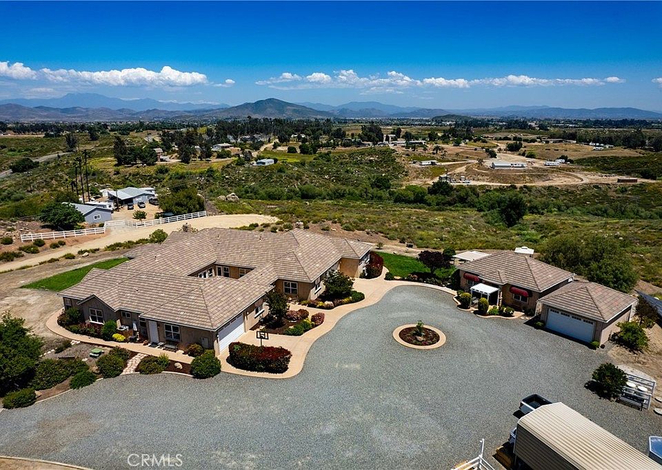 1st image of 29675 Etienne Cir