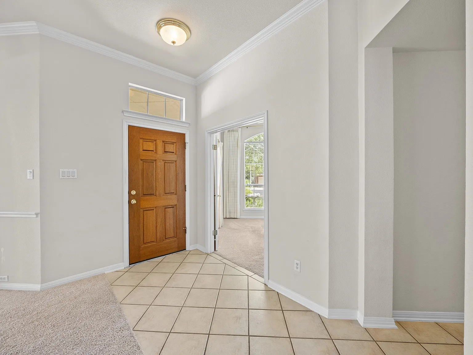 3 bed, 2026 sqft, $2,395 — Photo 4
