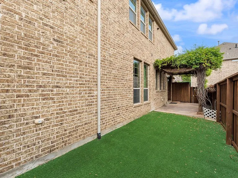 2518 Bill Moses Pkwy — Photo 15