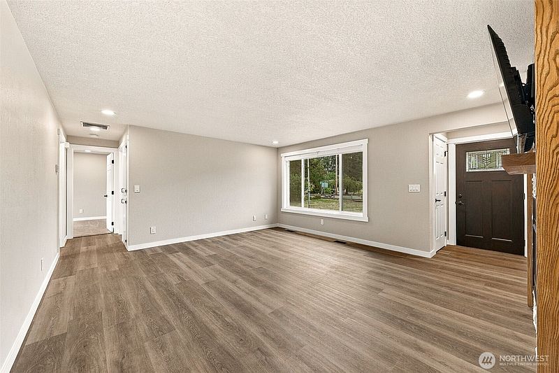 4th image of 6702 120th Street E