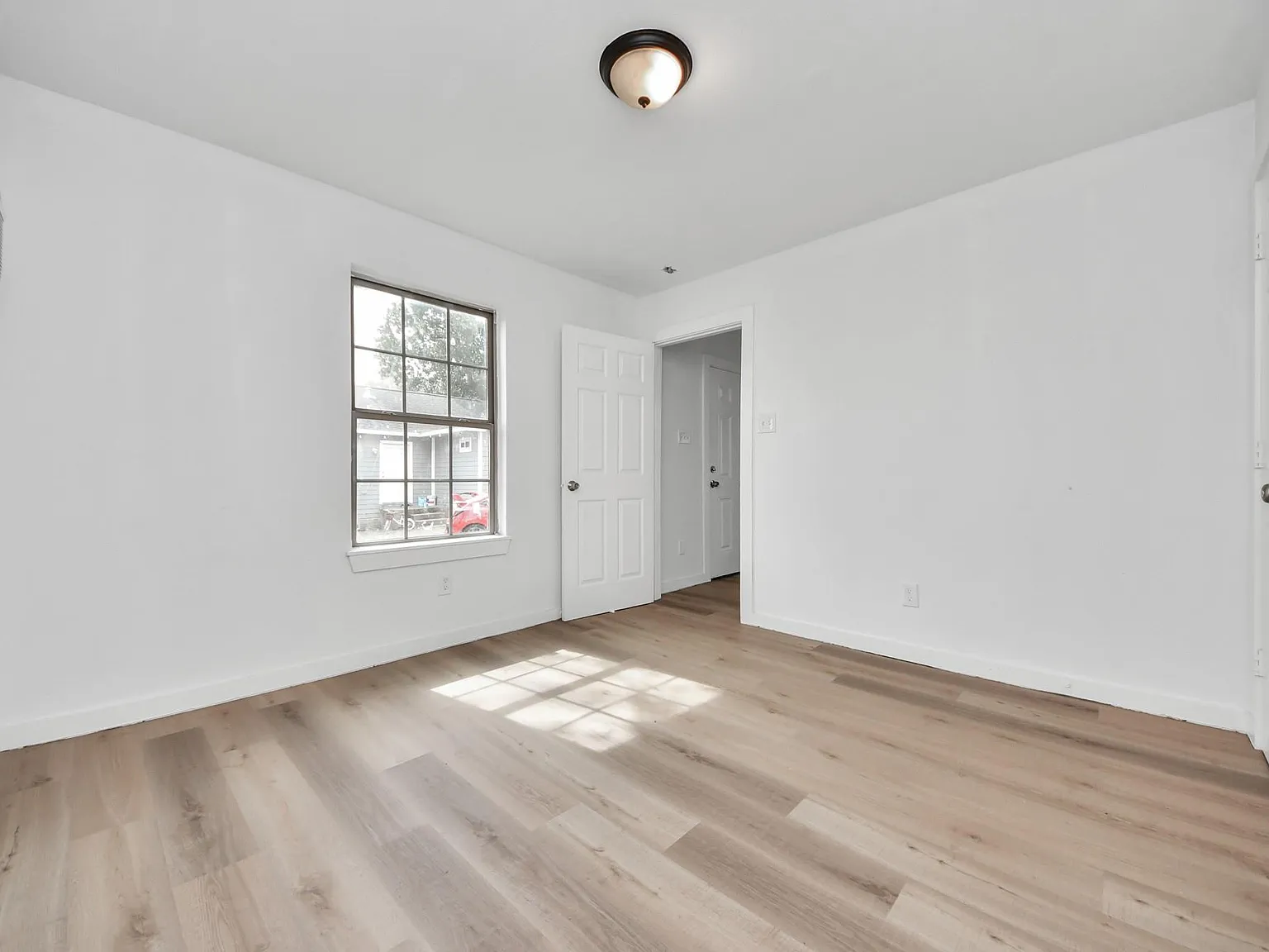 1 bed, 1.0 bath, 425 sqft, $950 — Photo 3