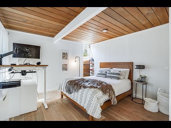 3rd image of 127 Greenmeadow Way #1