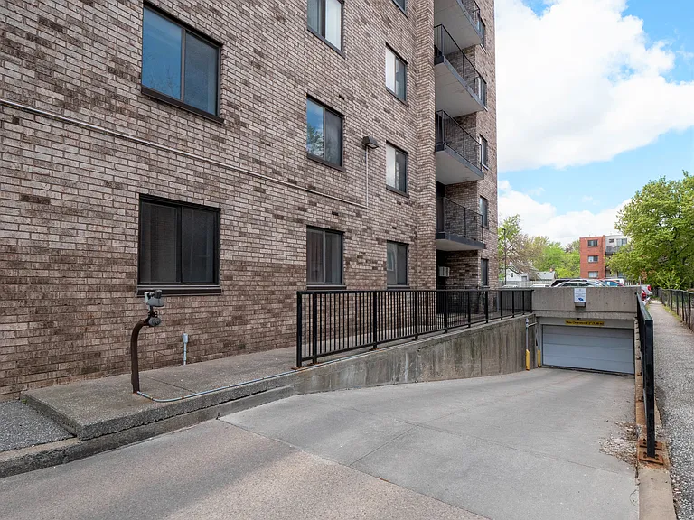 3160 Peter St — Photo 19