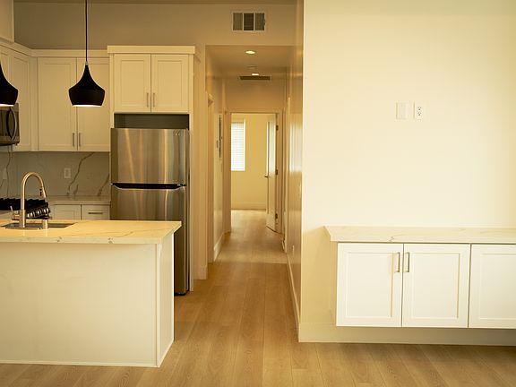 3rd image of 2928 Walton Ave #B