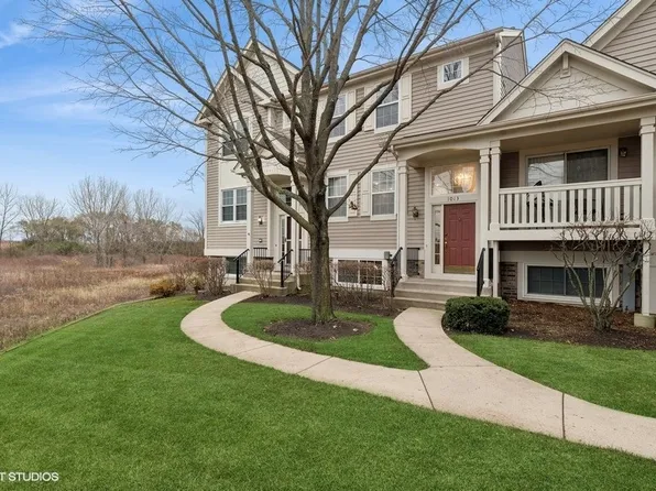 1013 Manchester Cir, Grayslake, IL 60030