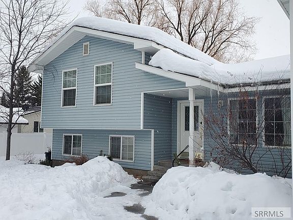 2nd image of 110 S Teton Ave