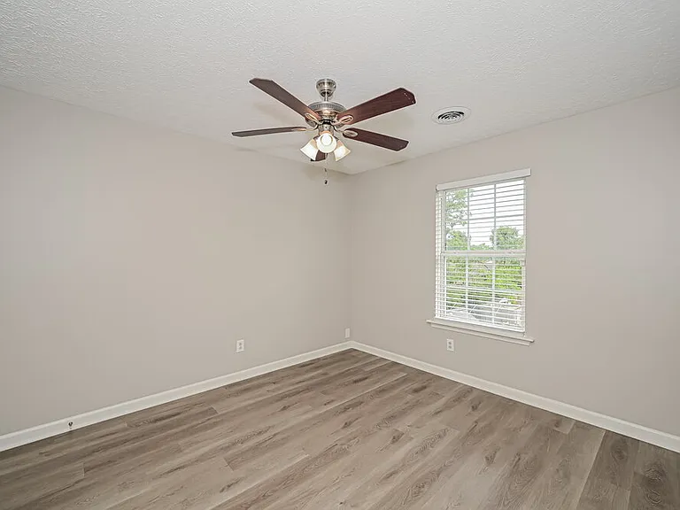 1711 Luton Dr — Photo 15