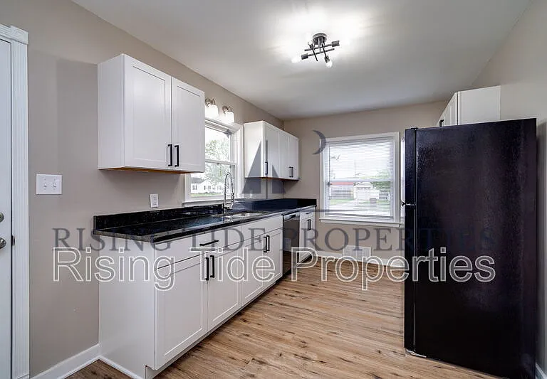 408 Margaret Dr — Photo 8