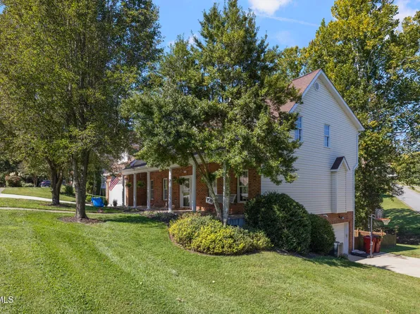 209 Glen Oaks Dr, Johnson City, TN 37615