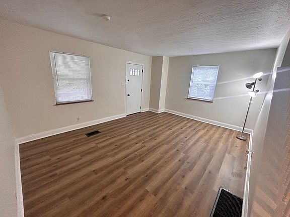 Spacious living room