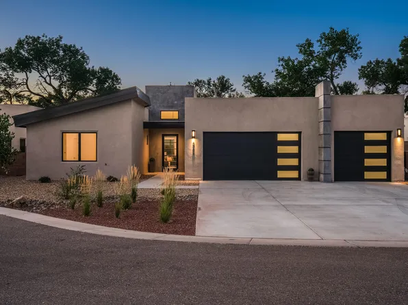 3301 Maxum Ln NW, Albuquerque, NM 87104