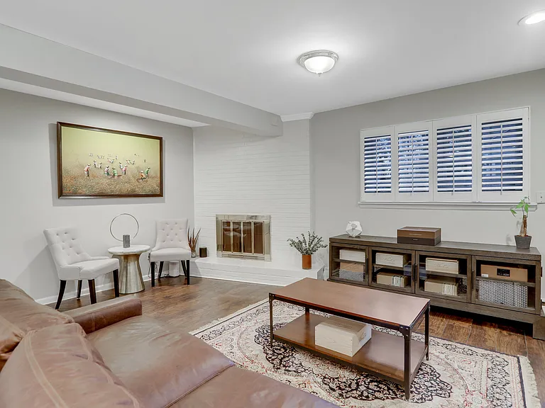 3710 Lorcom Ln — Photo 21