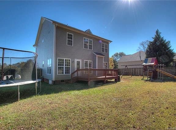 3rd image of 425 Deerfield Dr