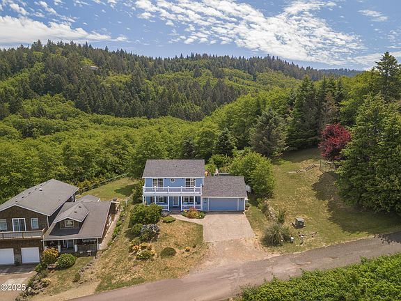 3rd image of 46995 Beach Crest Dr