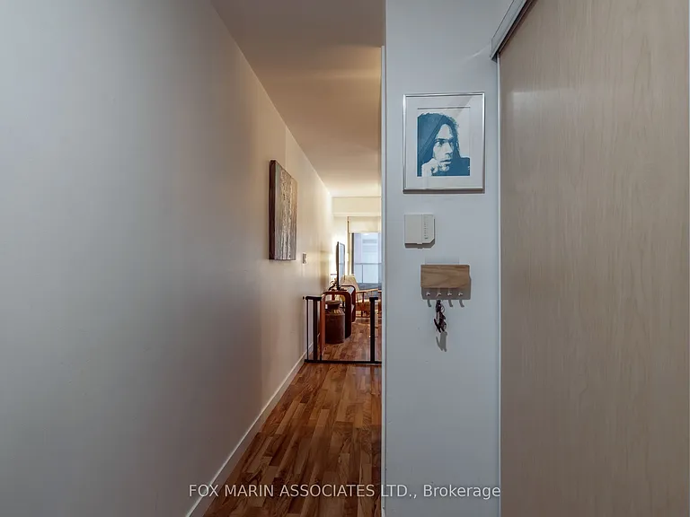 1005 King St W #207 — Photo 3