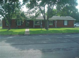 102 Alan Dr, Montgomery City, MO 63361