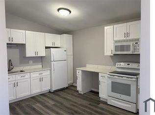 930 N Cedar Lake Rd APT 1E, Round Lake, IL 60073