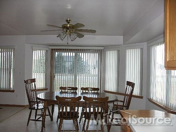 5th image of 52253 Hawthorne Dr