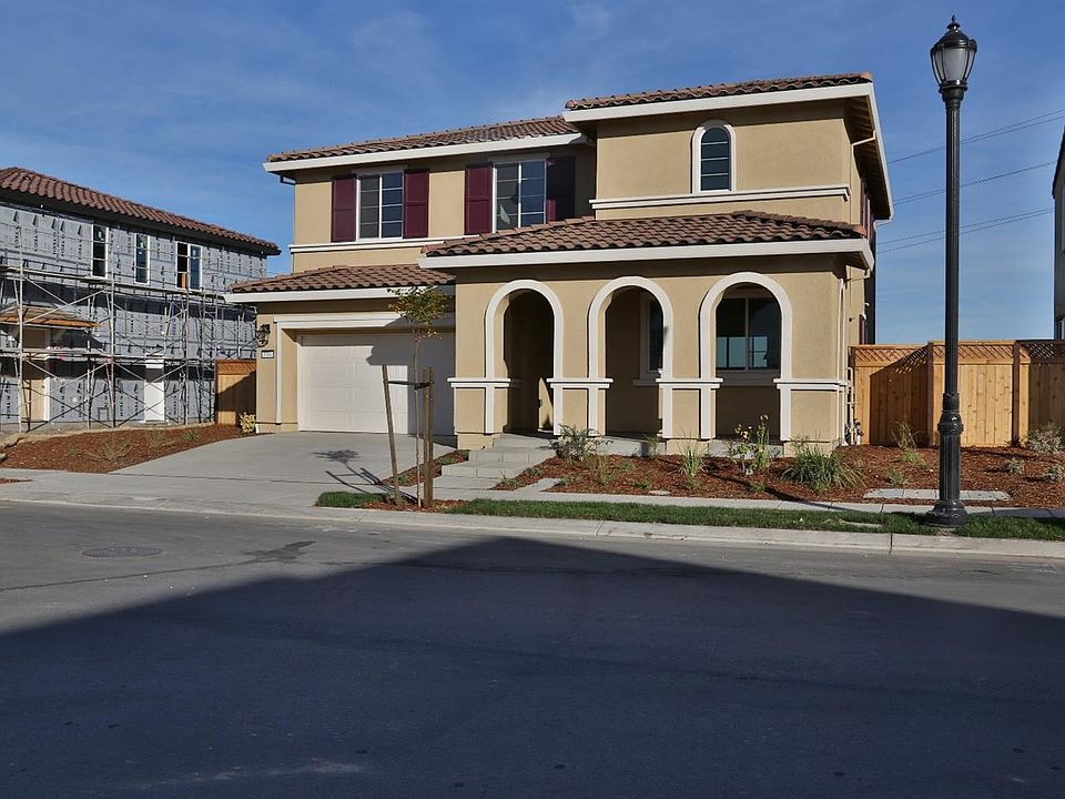1st image of 1004 Carlo St