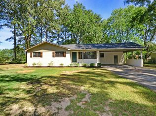 905 Barcliff St NW, Hartselle, AL 35640