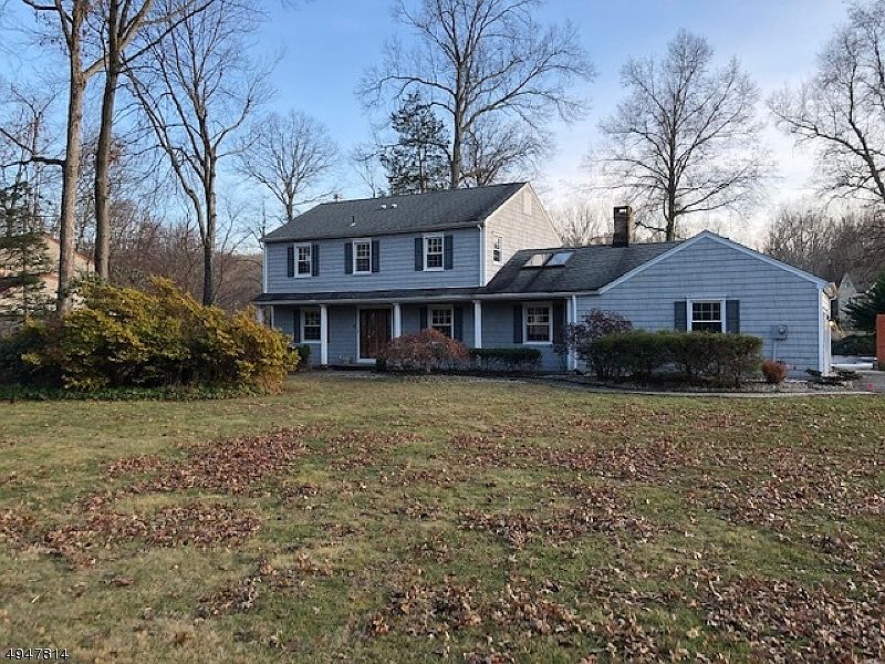 2nd image of 19 Birchwood Ln