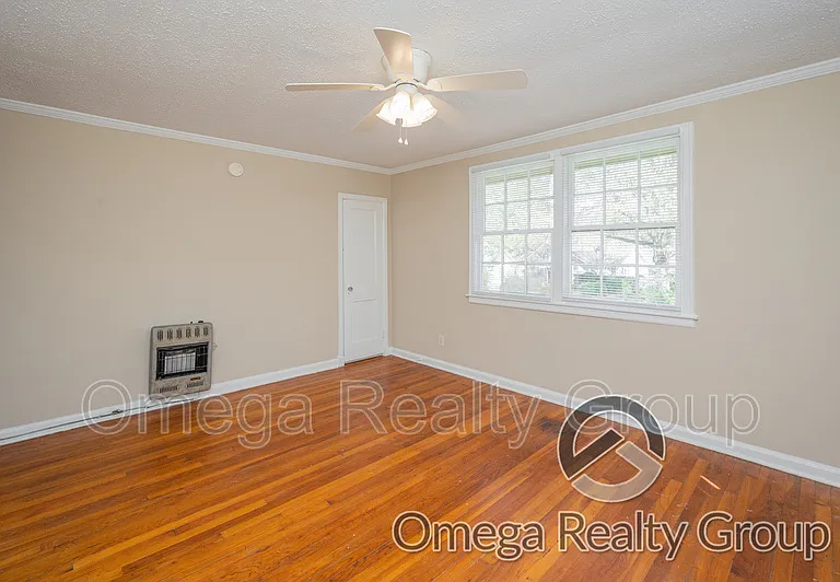 1020 Pershing St #D — Photo 8