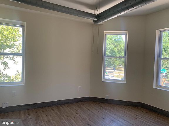 4th image of 434 S 52nd St #3R