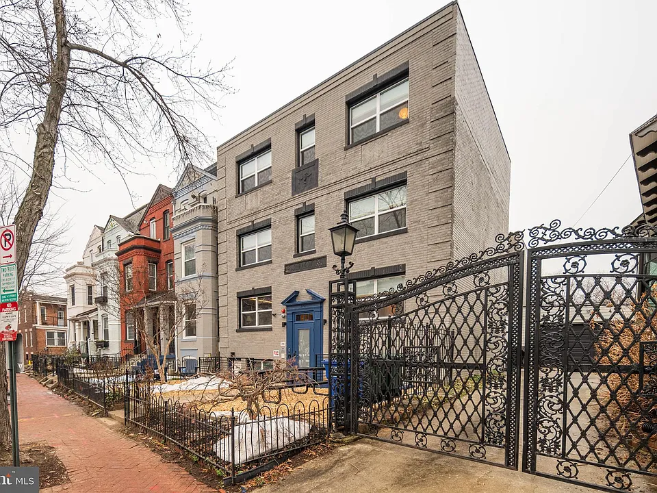 216 T St NW