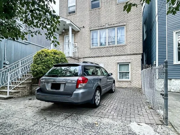 41 Hopkins Ave, Jersey City, NJ 07306