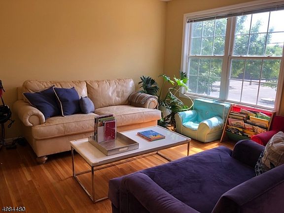 3rd image of 17-25 Church St Unit 1