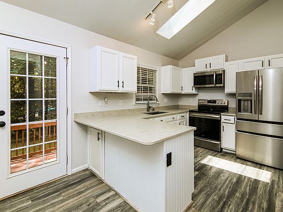 5th image of 190 Hardwood Dr