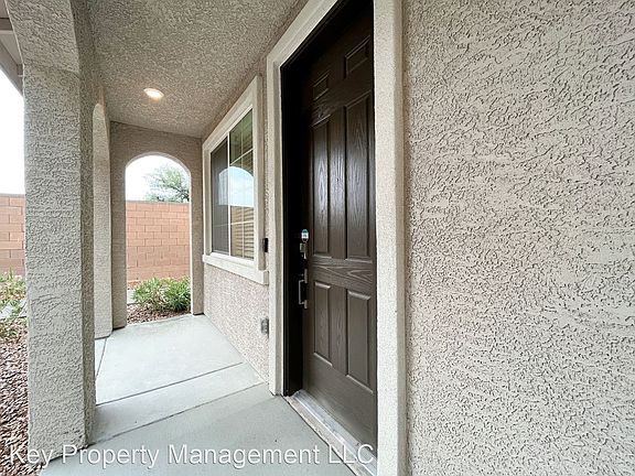 4th image of 20 Barbara Ln #92