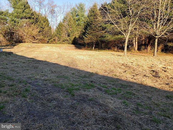 4th image of 875 Tower Rd