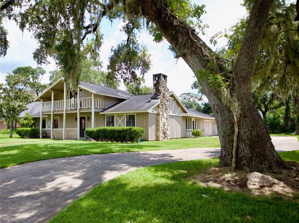 2109 Riverside Dr