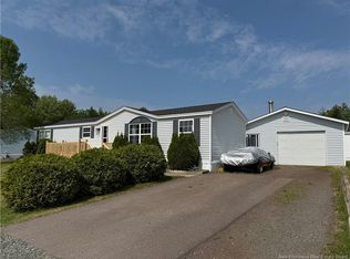 17 Lobelia St, Moncton, NB E1H2Y6