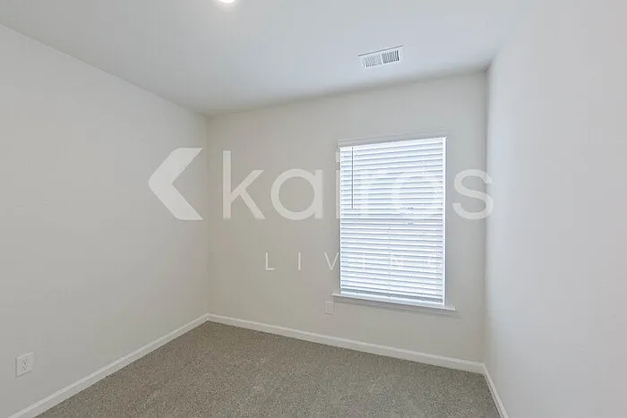 2215 Banyon Cir — Photo 14